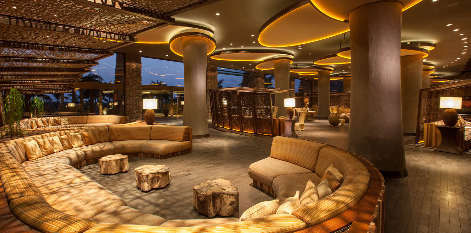  Circular armchairs in the reception of the Lopesan Baobab hotel in Meloneras, Gran Canaria 